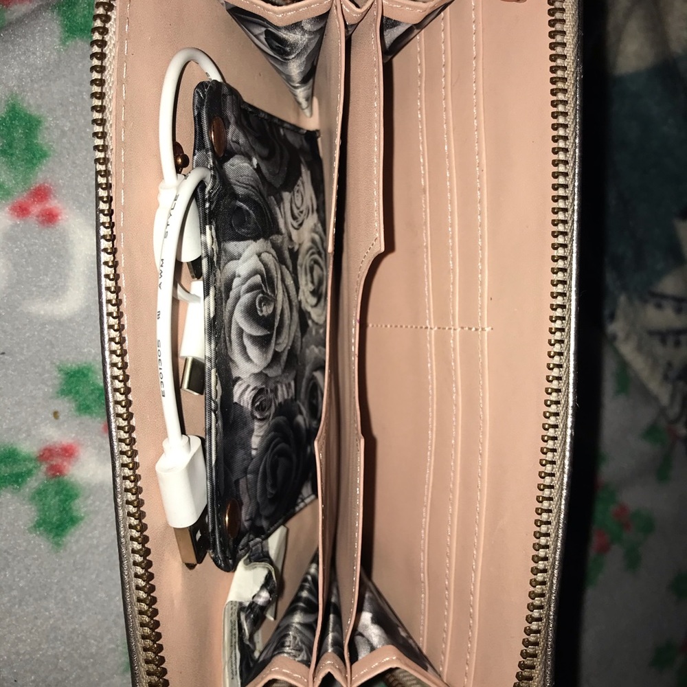 Wallet - Picture 5 of 7